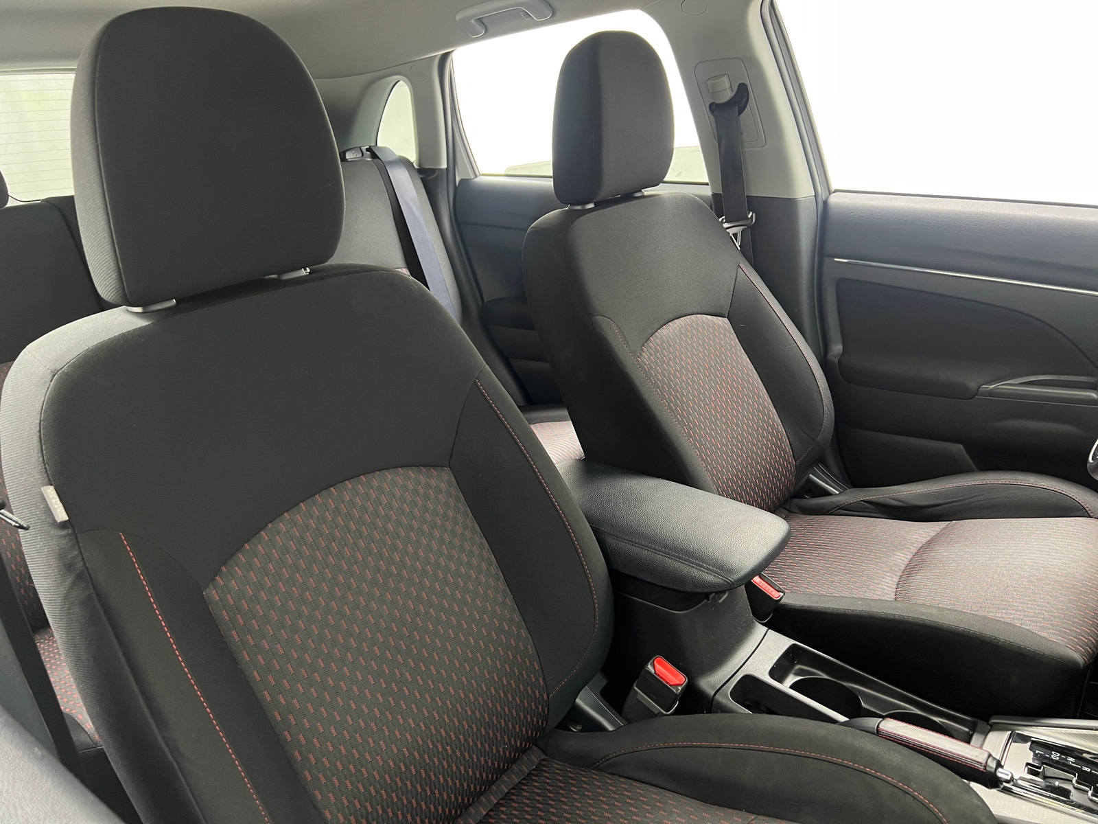 Thumbnail: 2019 Mitsubishi Outlander Sport - 2