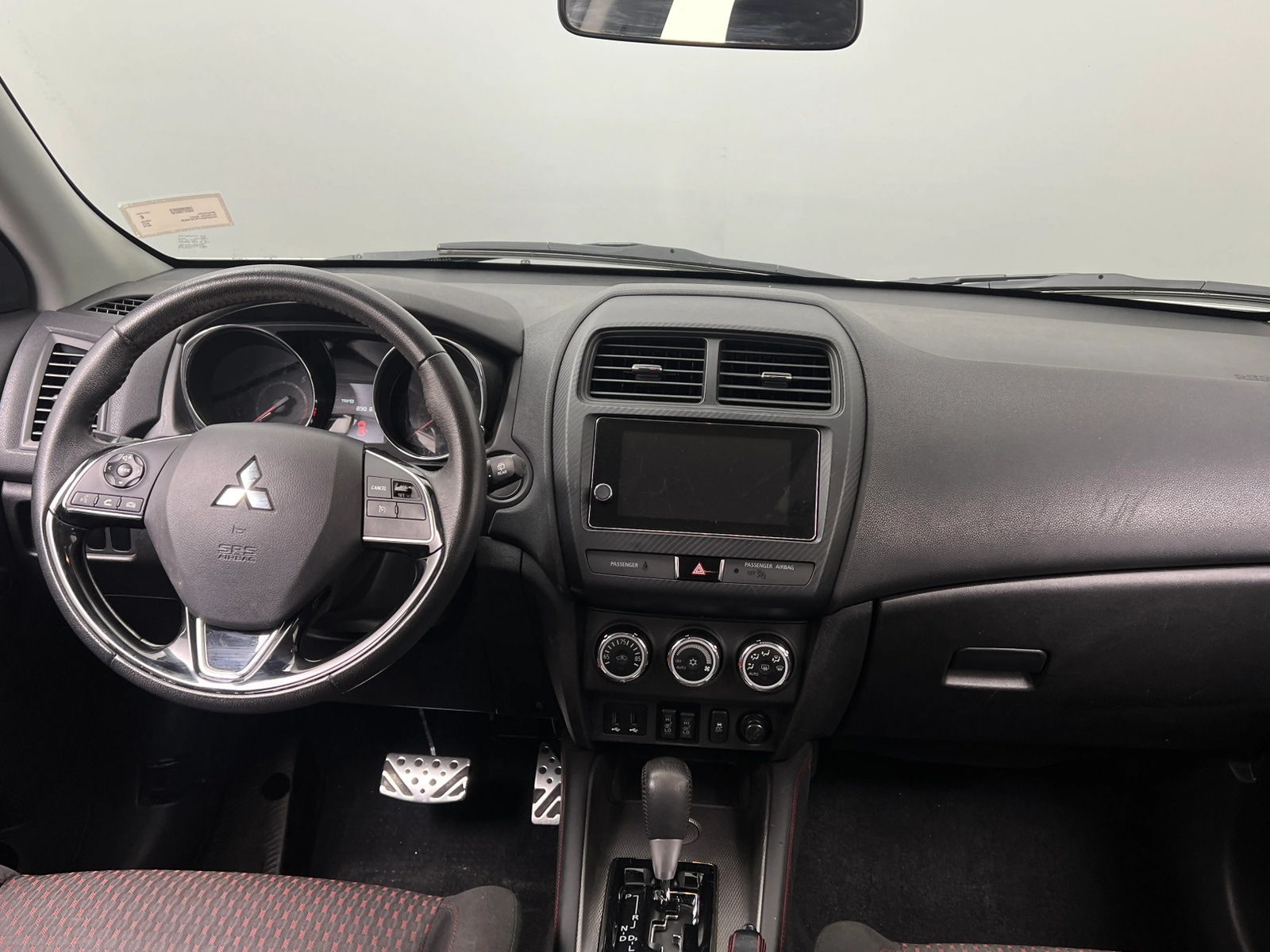 Thumbnail: 2019 Mitsubishi Outlander Sport - 3