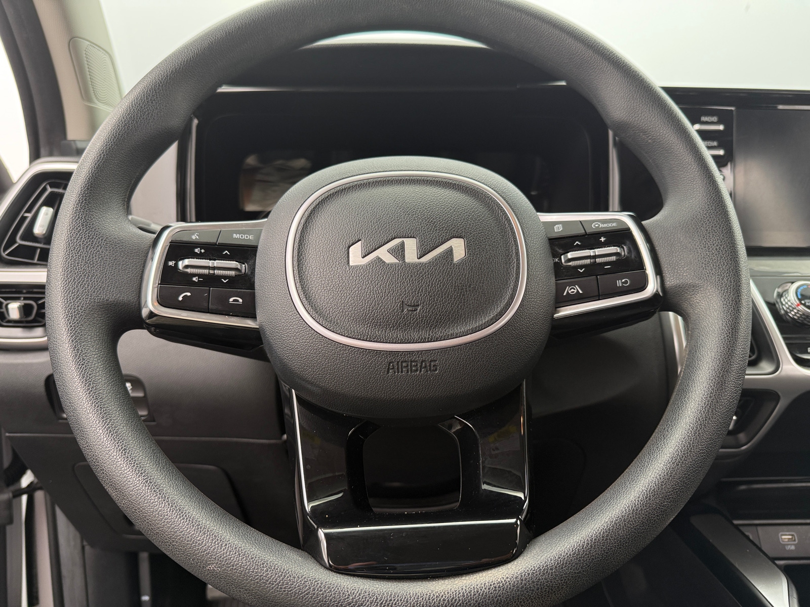 Thumbnail: 2022 Kia Sorento - 5