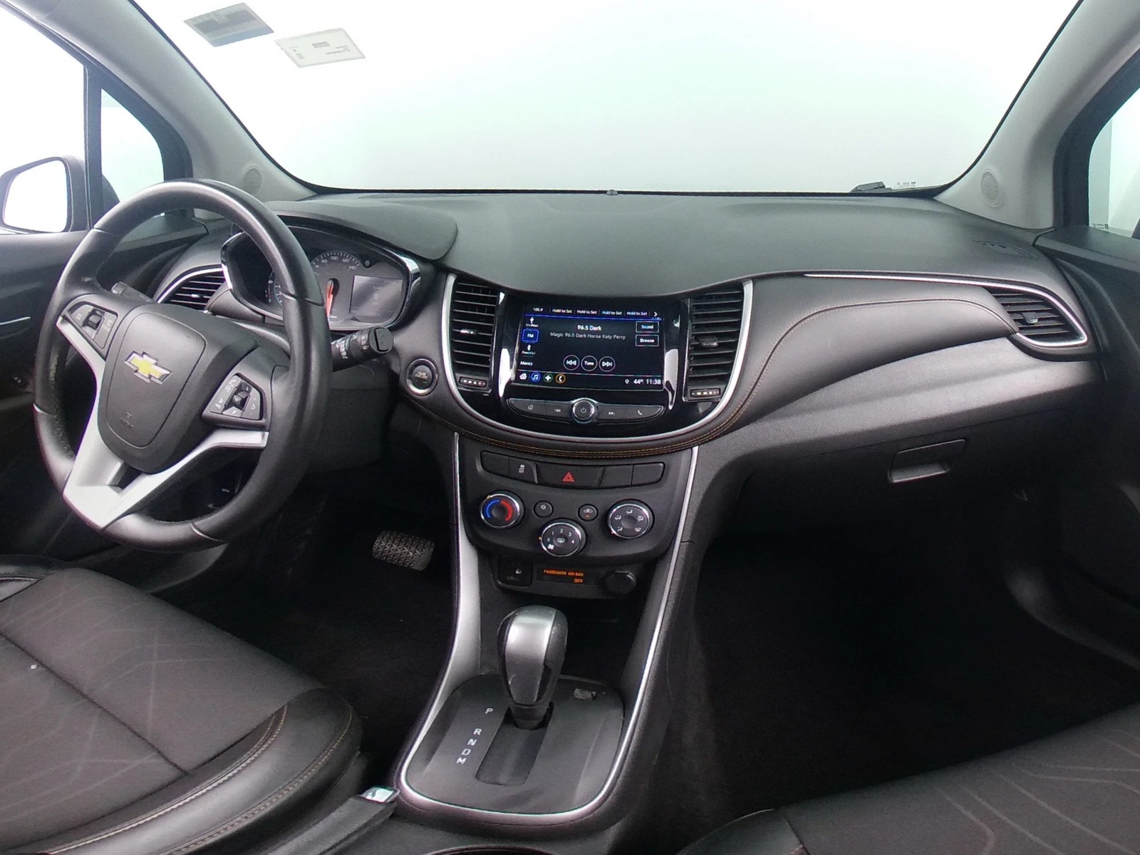 Thumbnail: 2018 Chevrolet Trax - 3