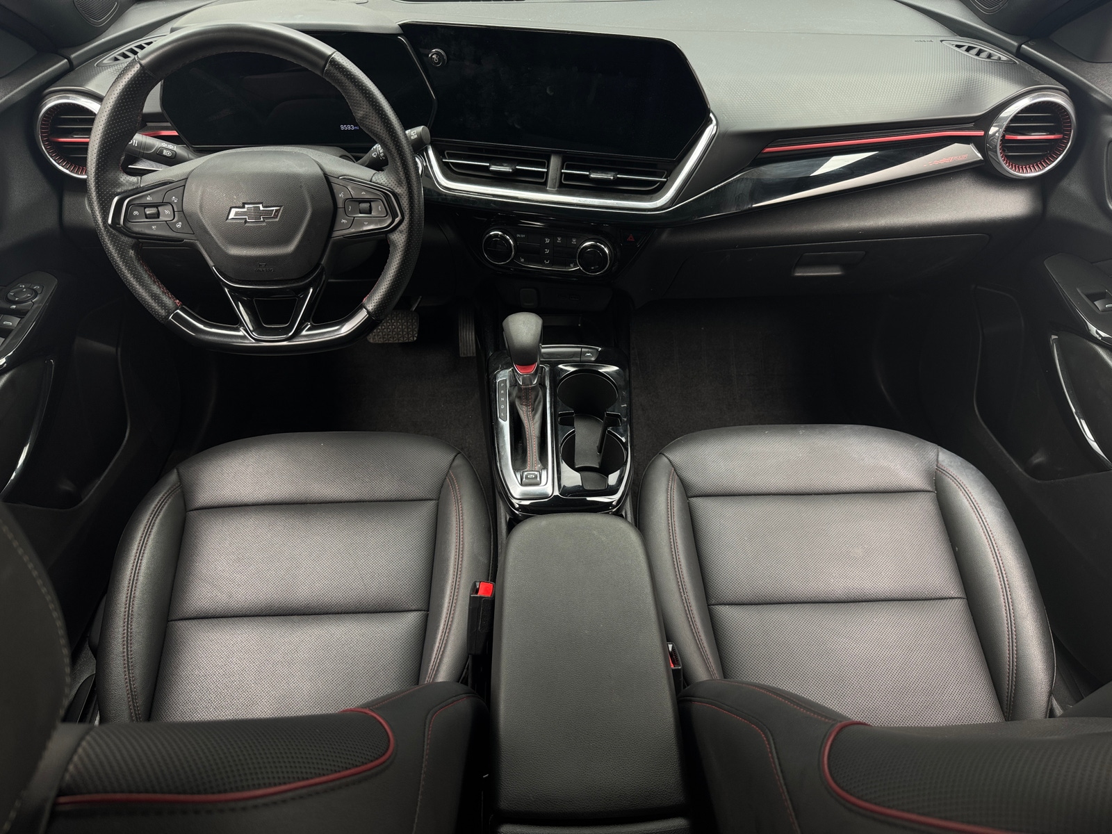 Thumbnail: 2025 Chevrolet Trax - 2