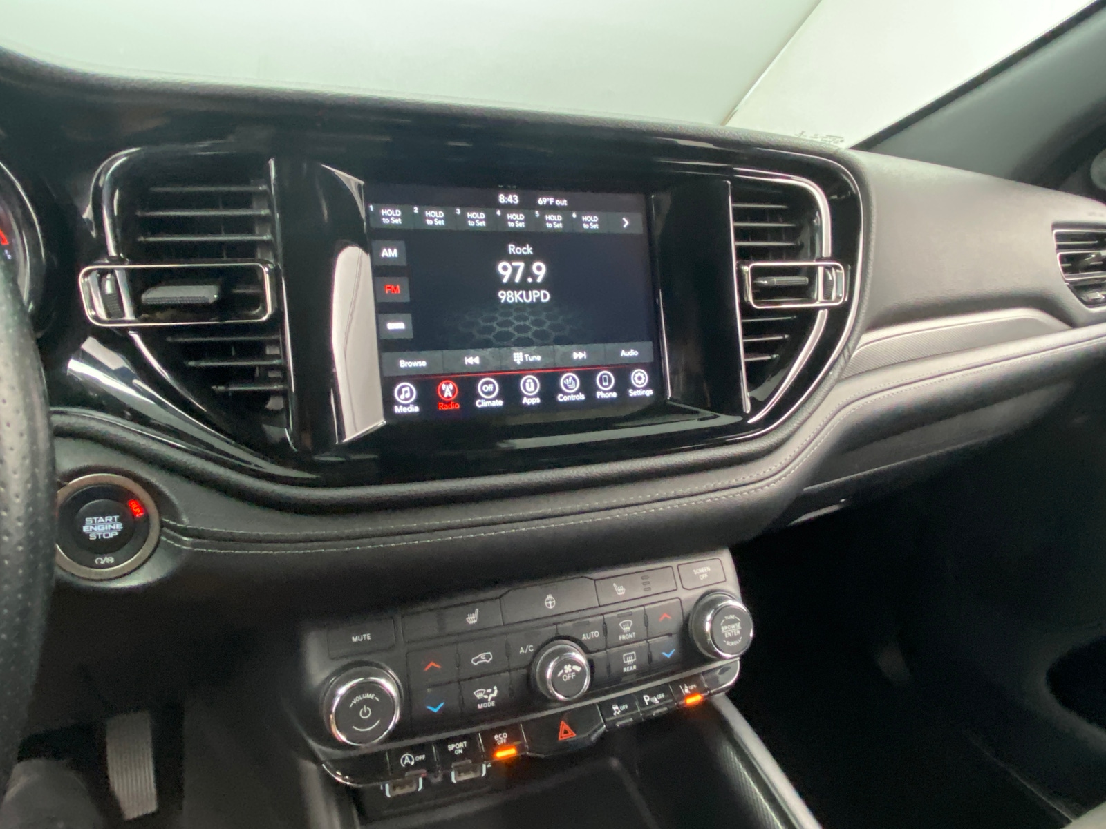 Thumbnail: 2022 Dodge Durango - 3