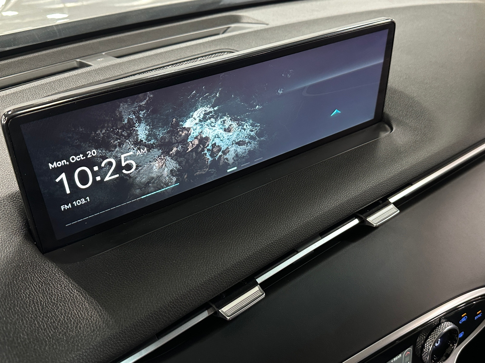 Thumbnail: 2025 Genesis GV70 - 3