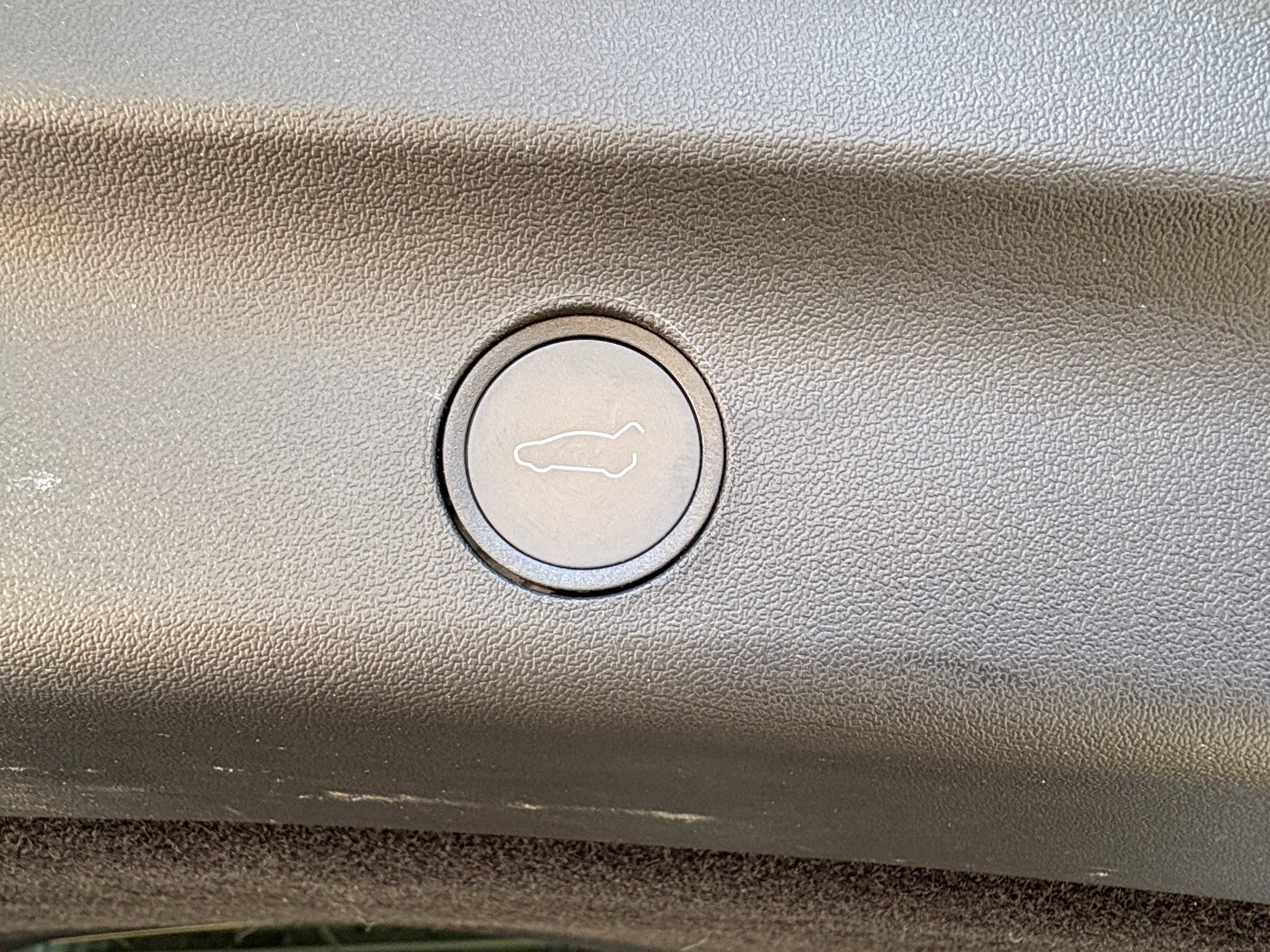 Used 2022 Tesla Model Y Long Range with VIN 7SAYGDEE9NA008164 for sale in Oak Creek, WI