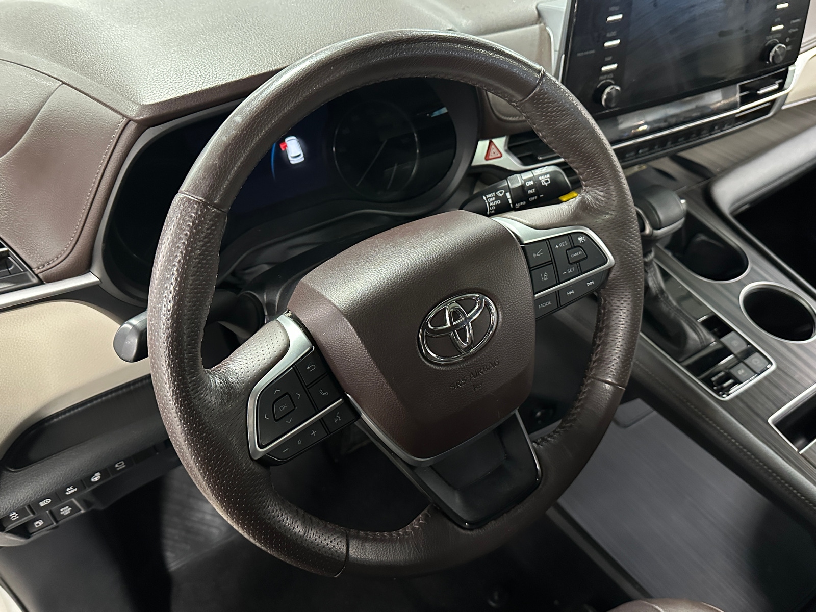Thumbnail: 2021 Toyota Sienna - 4