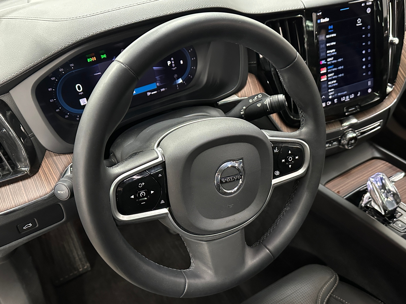 Thumbnail: 2023 Volvo XC60 - 4