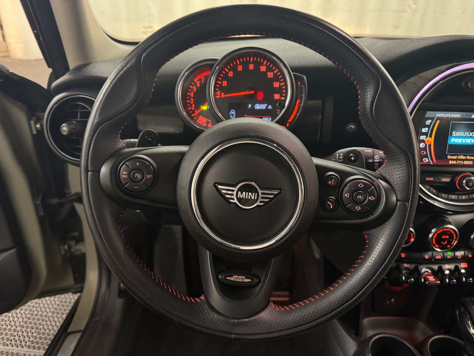 Thumbnail: 2019 MINI Cooper Hardtop - 4