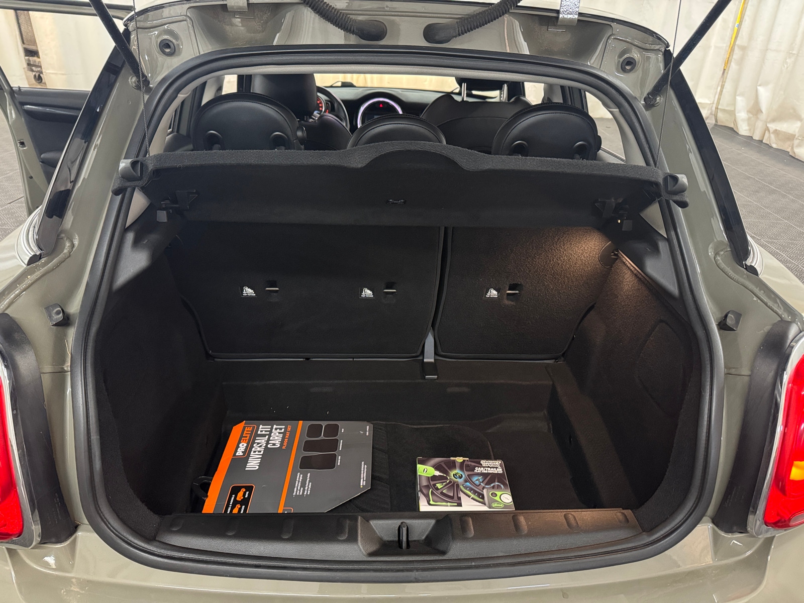Thumbnail: 2019 MINI Cooper Hardtop - 6