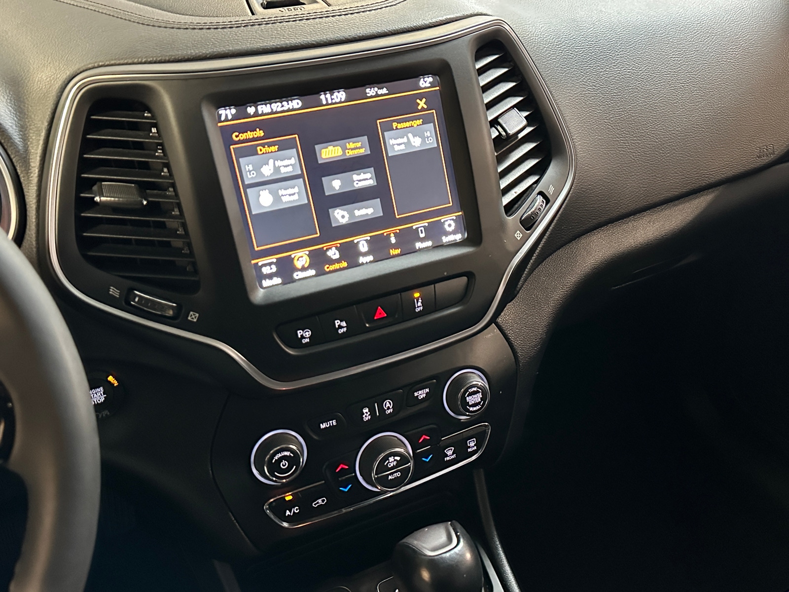 Thumbnail: 2023 Jeep Cherokee - 3