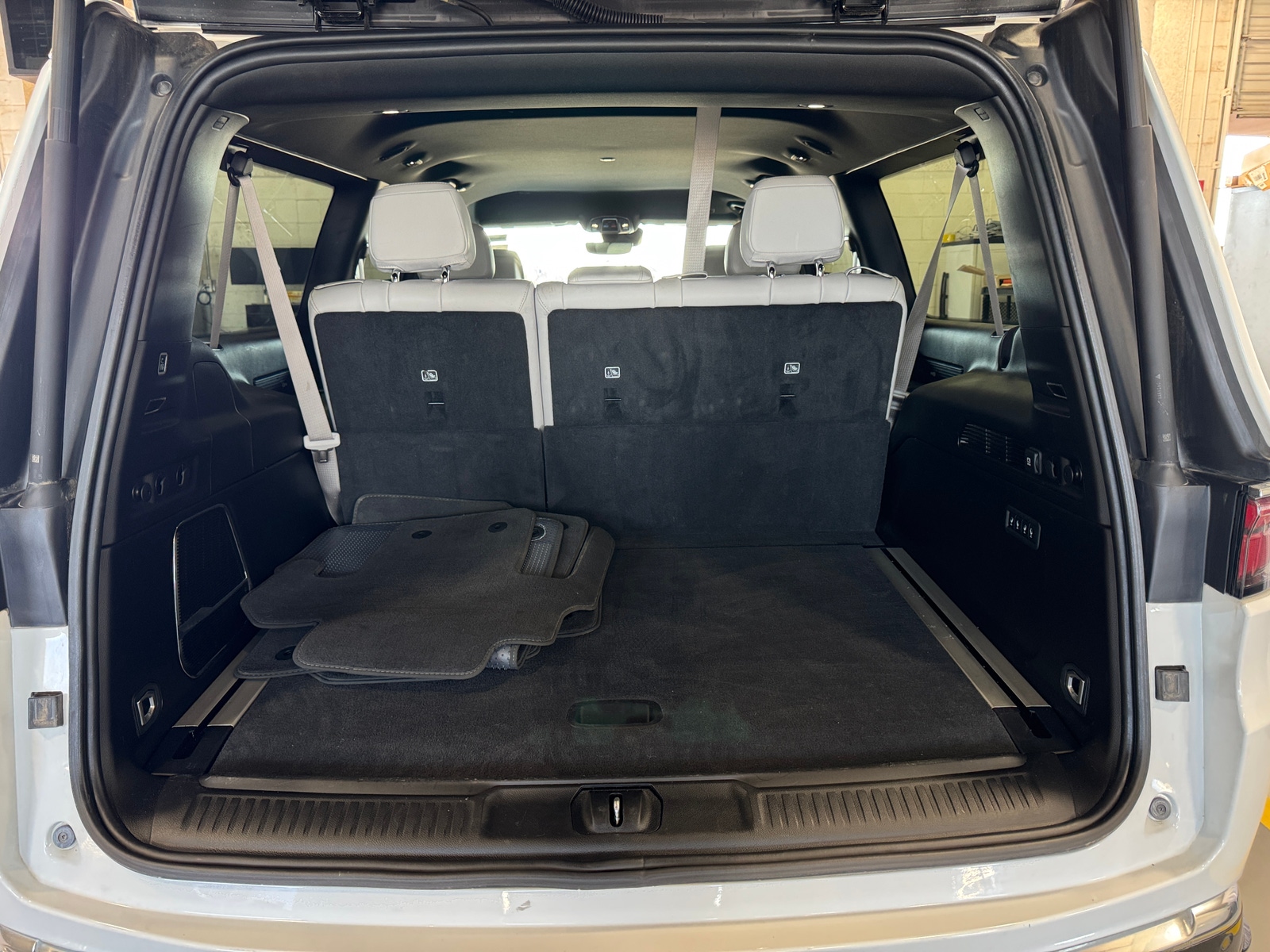 Thumbnail: 2025 Jeep Wagoneer - 6