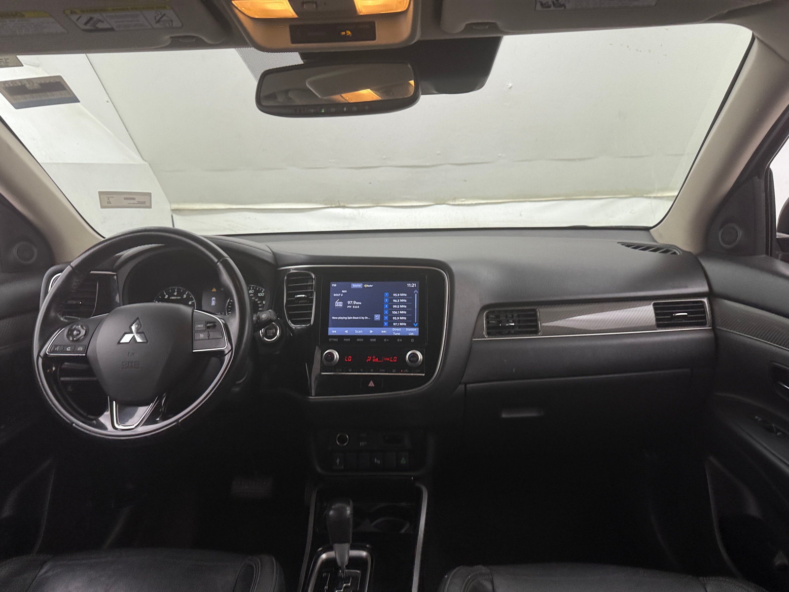 Thumbnail: 2020 Mitsubishi Outlander - 2