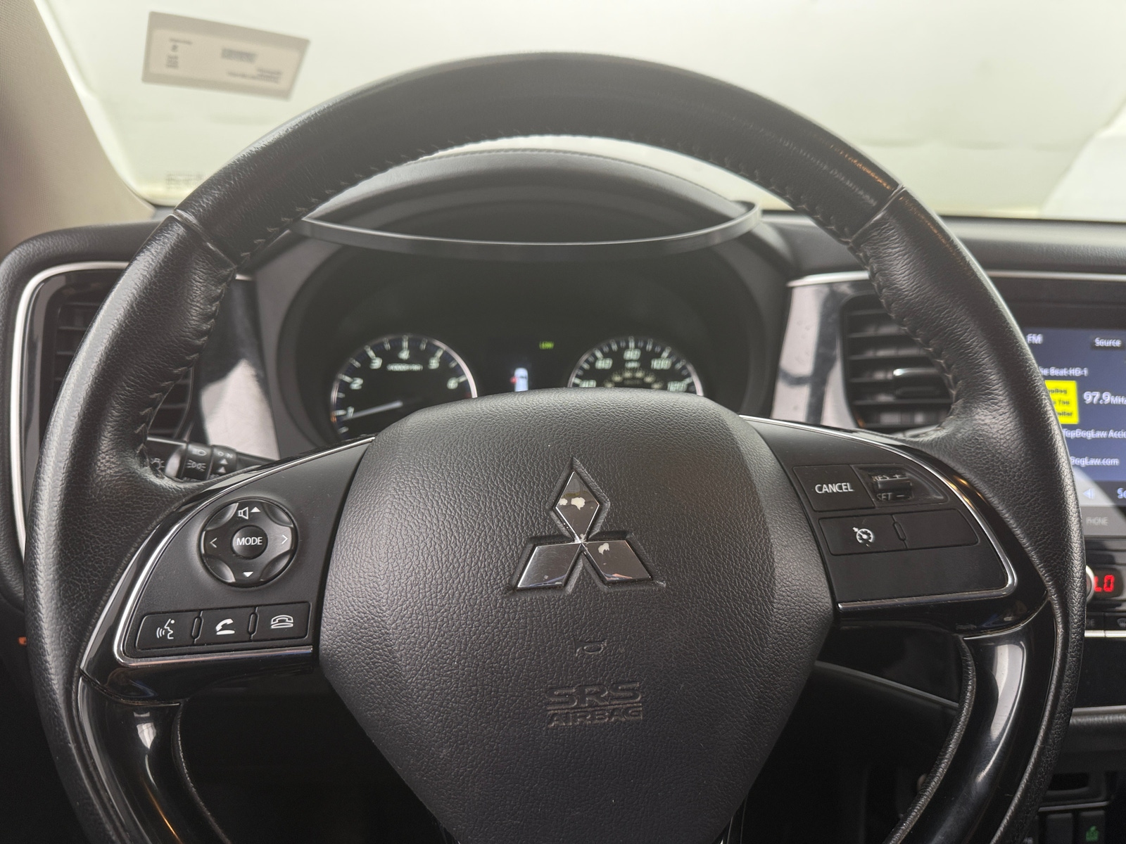 Thumbnail: 2020 Mitsubishi Outlander - 4