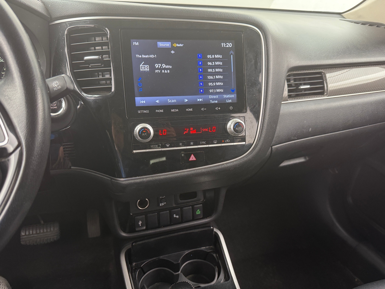 Thumbnail: 2020 Mitsubishi Outlander - 3