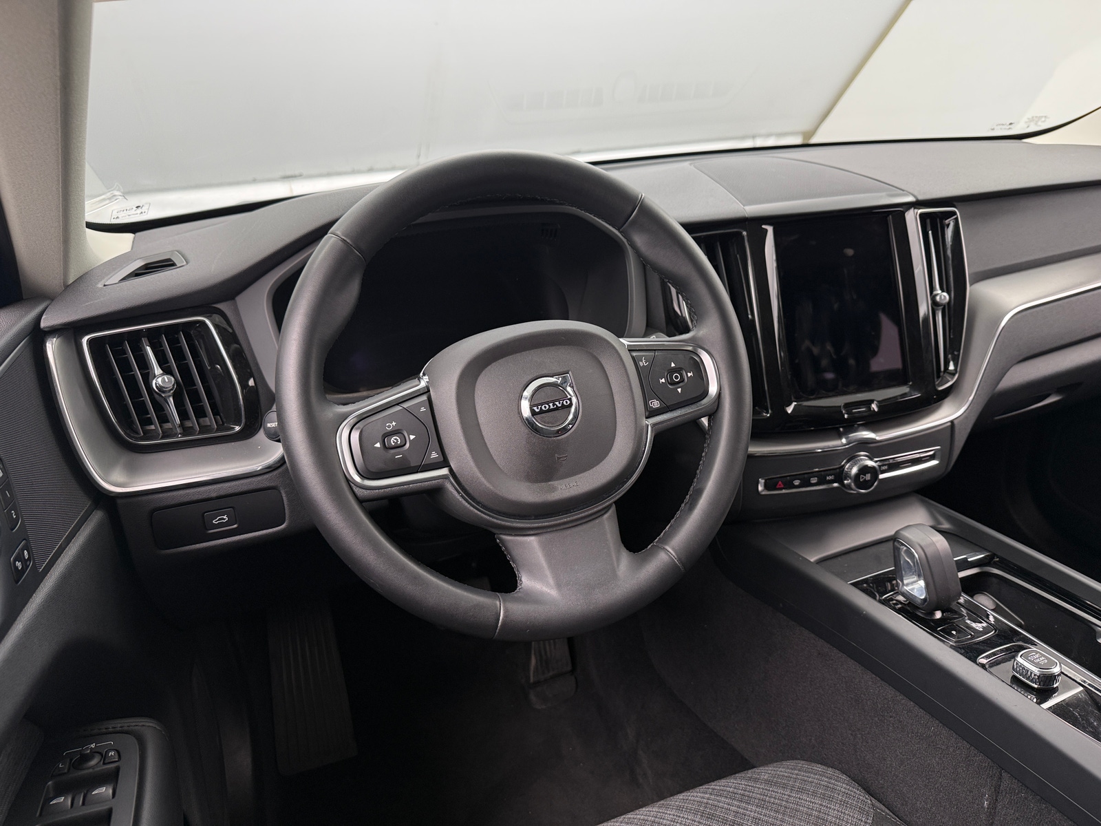 Thumbnail: 2024 Volvo XC60 - 5