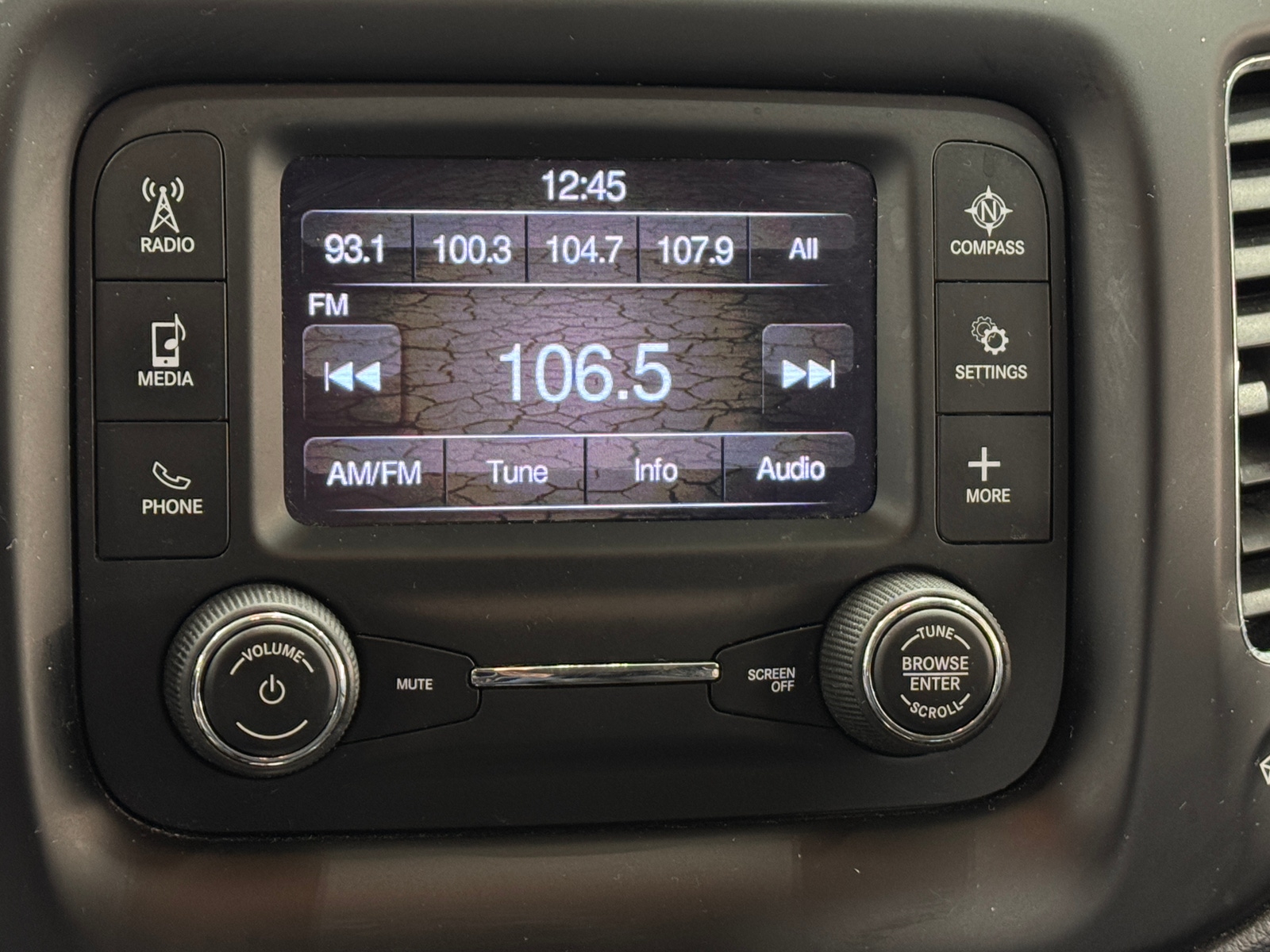 Thumbnail: 2018 Jeep Compass - 4