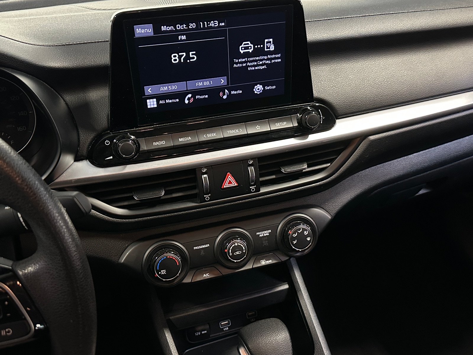 Thumbnail: 2024 Kia Forte - 4