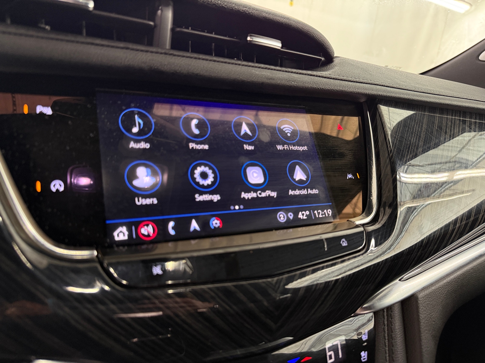 Thumbnail: 2025 Cadillac XT6 - 3