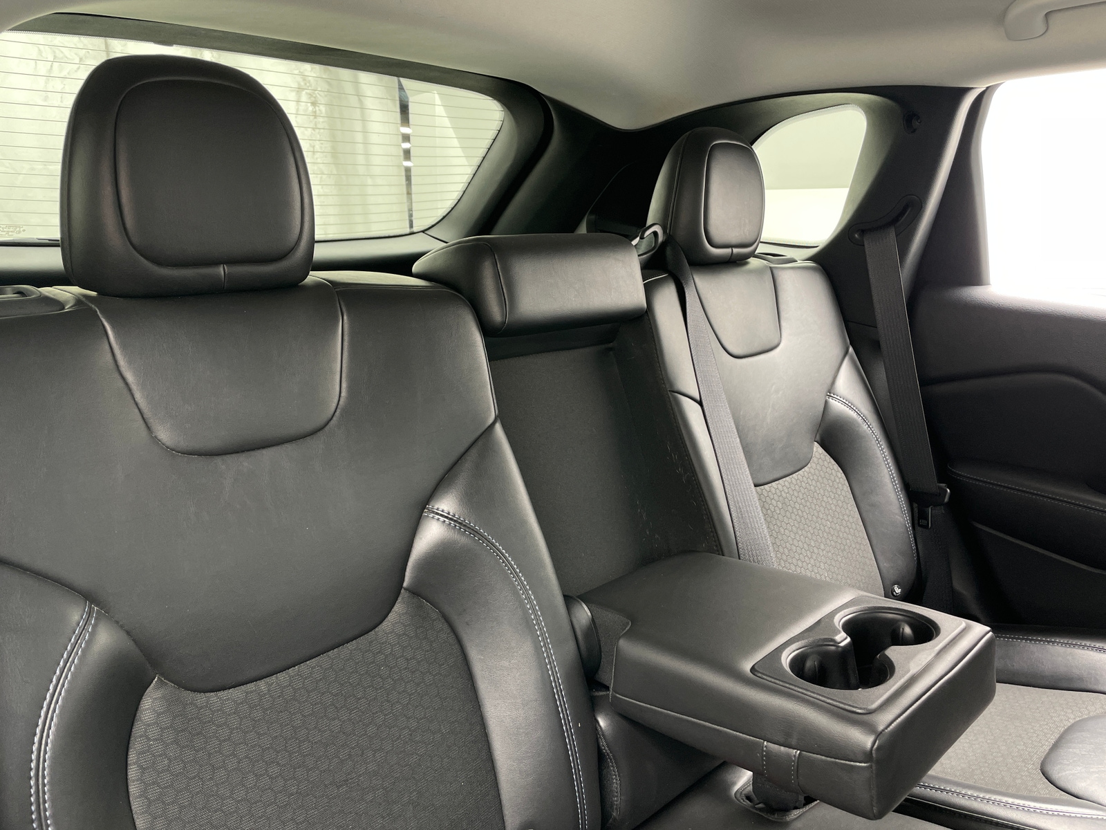 Thumbnail: 2019 Jeep Cherokee - 6