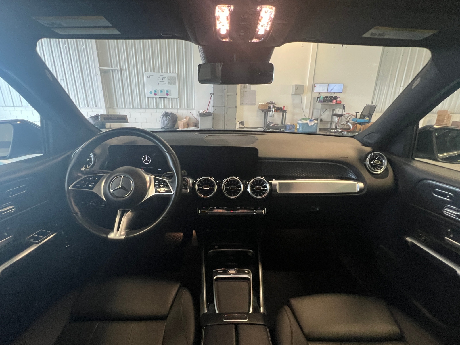 Thumbnail: 2024 Mercedes-Benz GLB - 2