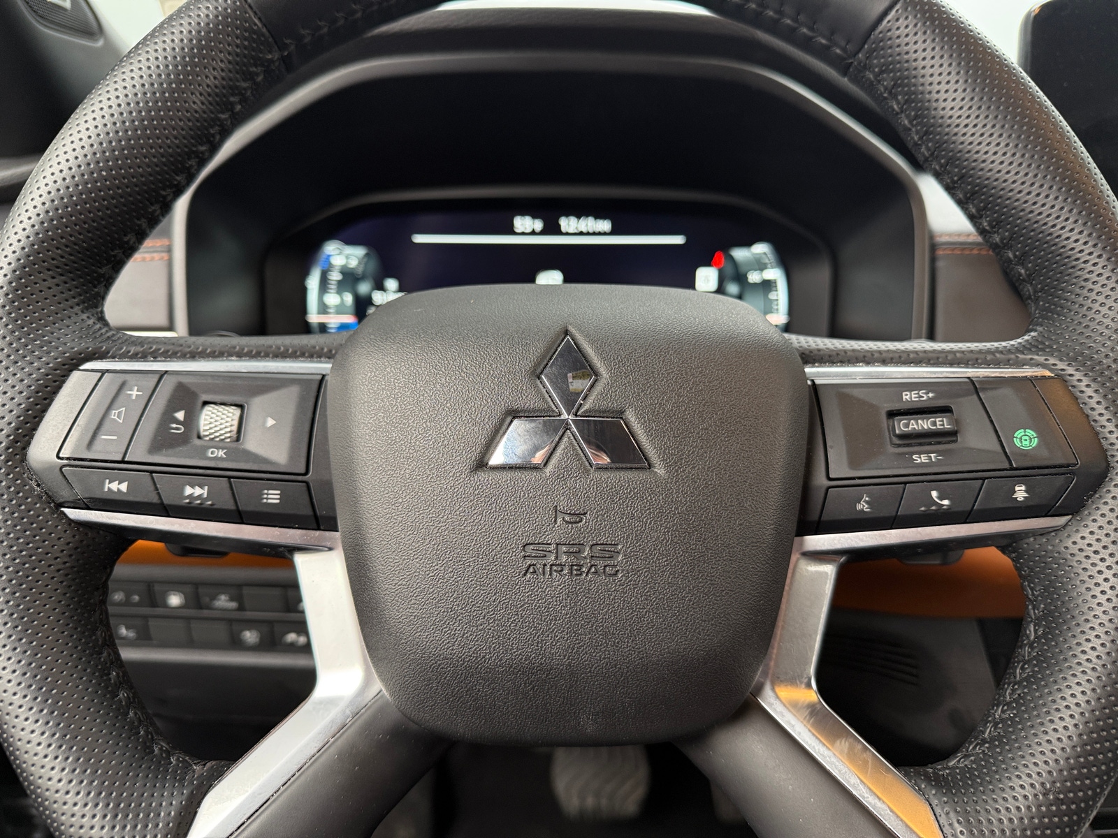 Thumbnail: 2024 Mitsubishi Outlander - 4