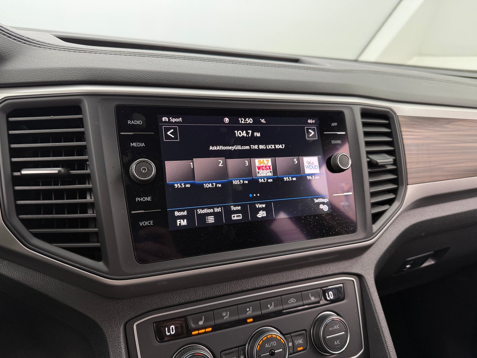Thumbnail: 2021 Volkswagen Atlas - 4