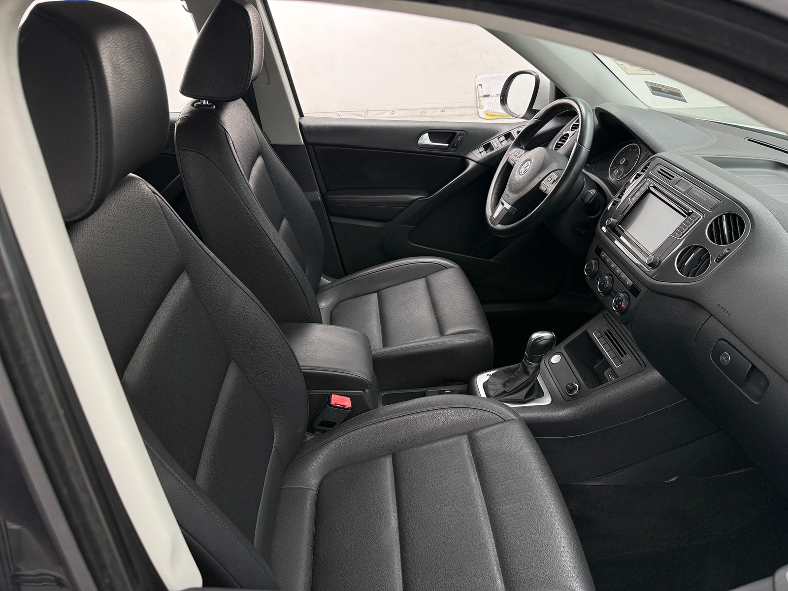 Thumbnail: 2017 Volkswagen Tiguan - 2