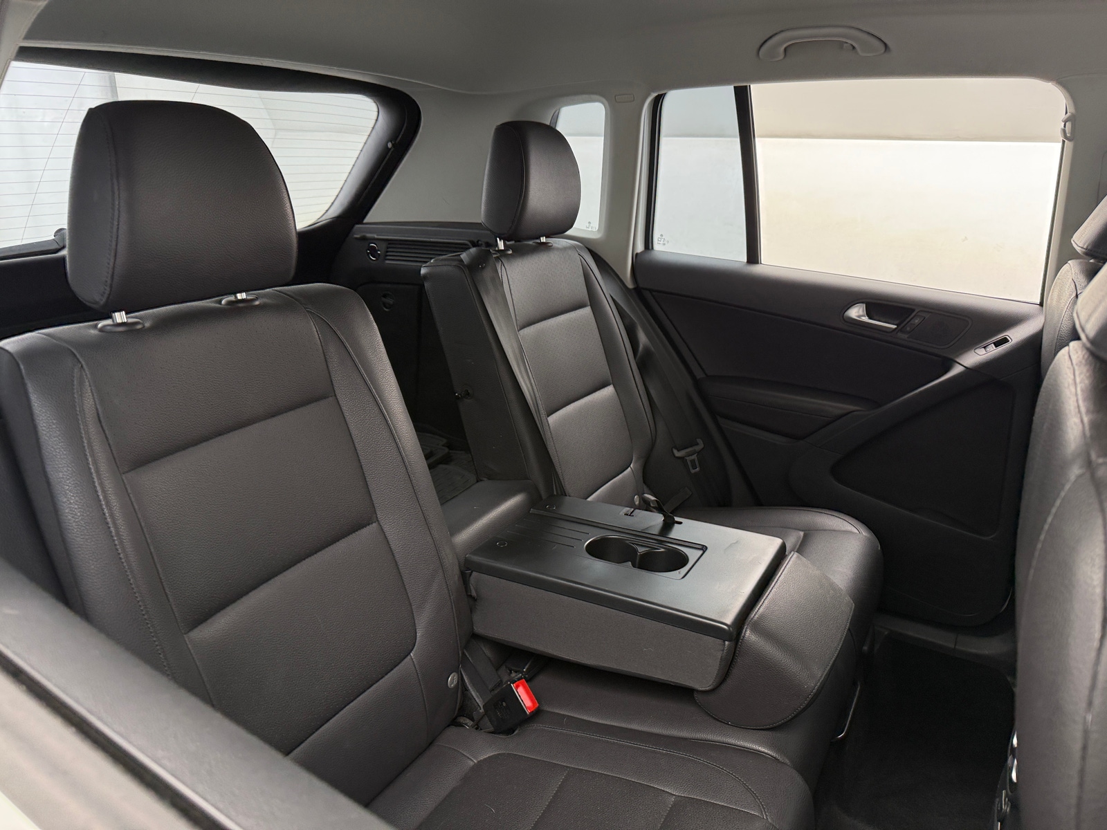 Thumbnail: 2017 Volkswagen Tiguan - 6