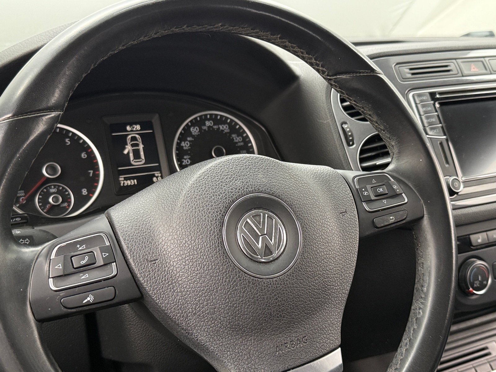 Thumbnail: 2017 Volkswagen Tiguan - 5