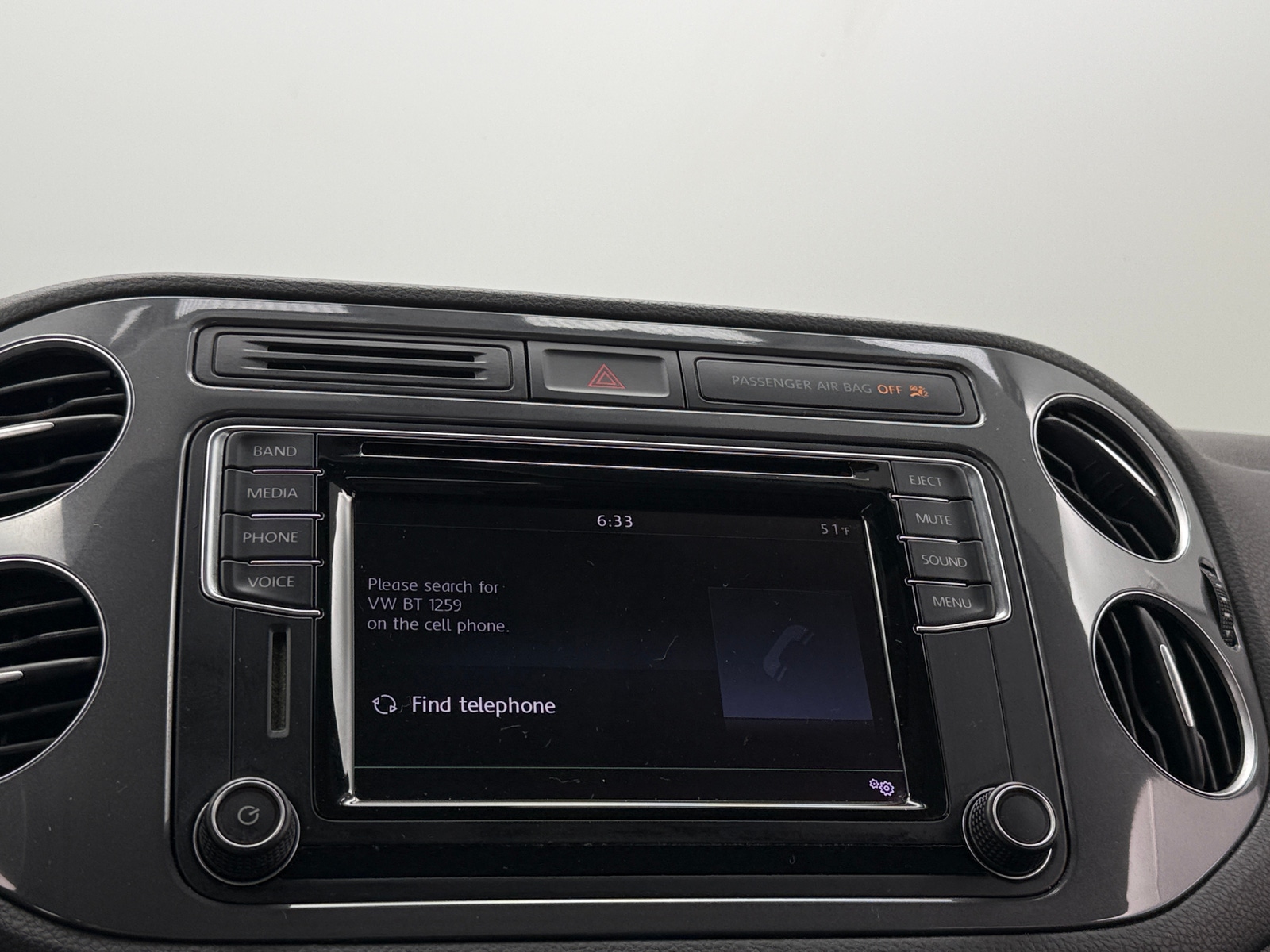 Thumbnail: 2017 Volkswagen Tiguan - 4