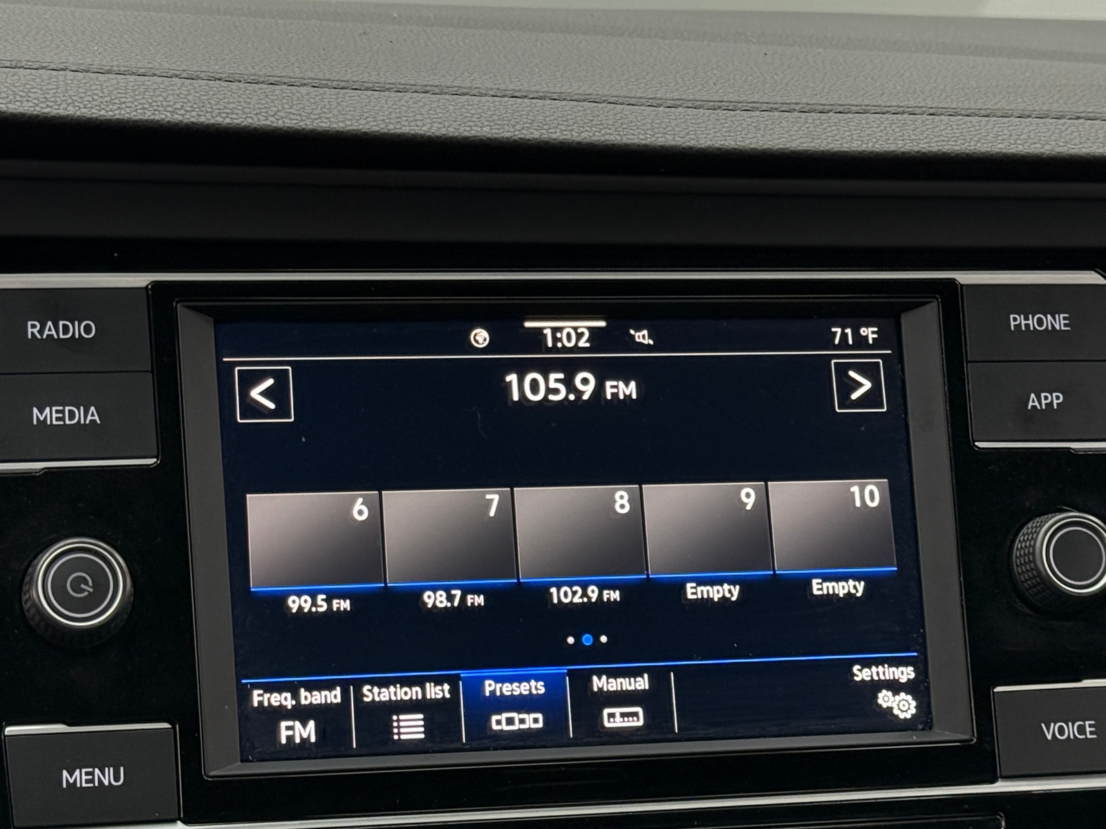 Thumbnail: 2022 Volkswagen Jetta - 4