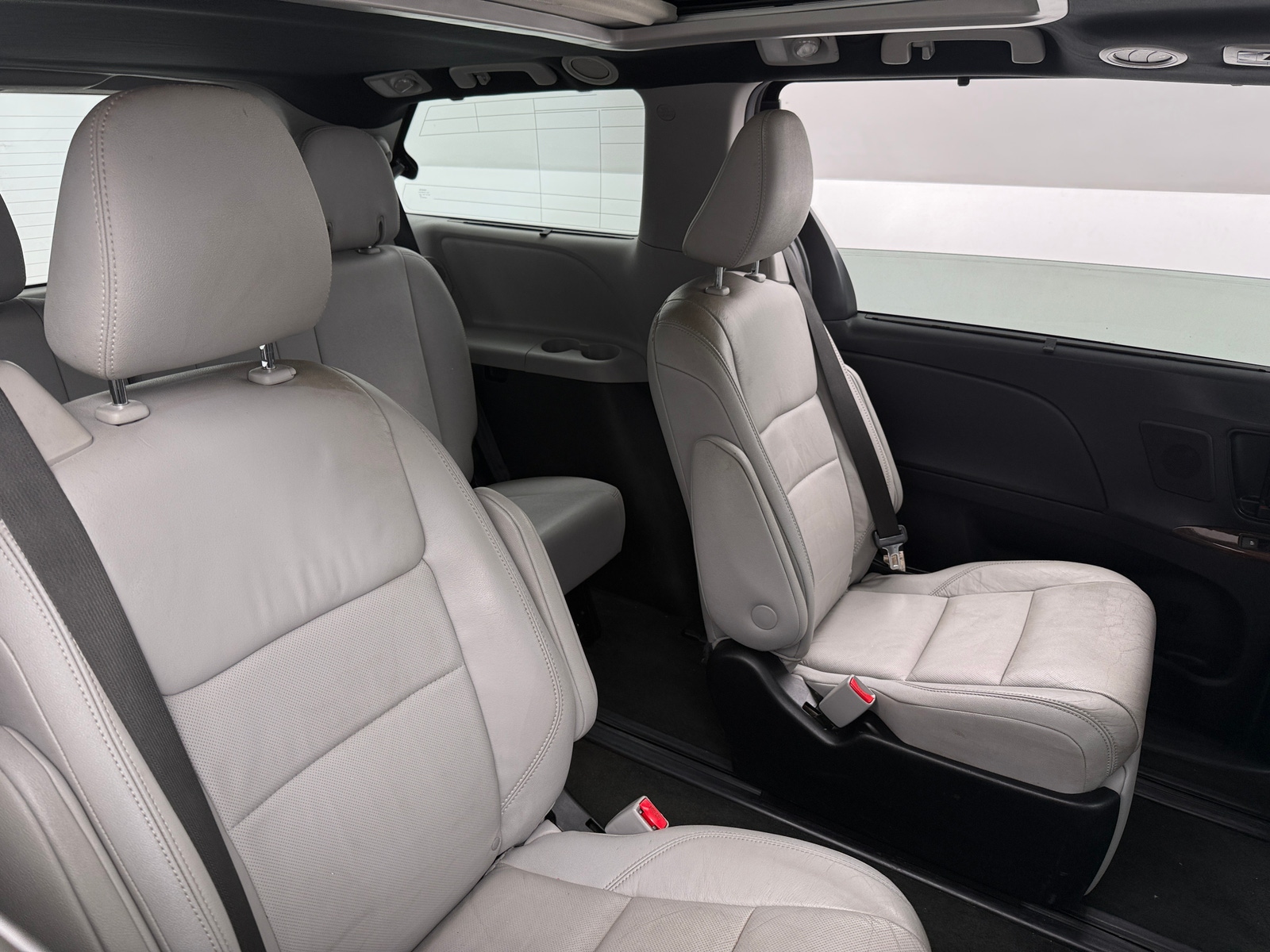 Thumbnail: 2018 Toyota Sienna - 5