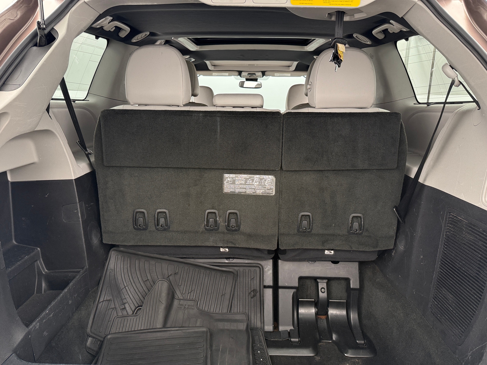 Thumbnail: 2018 Toyota Sienna - 6