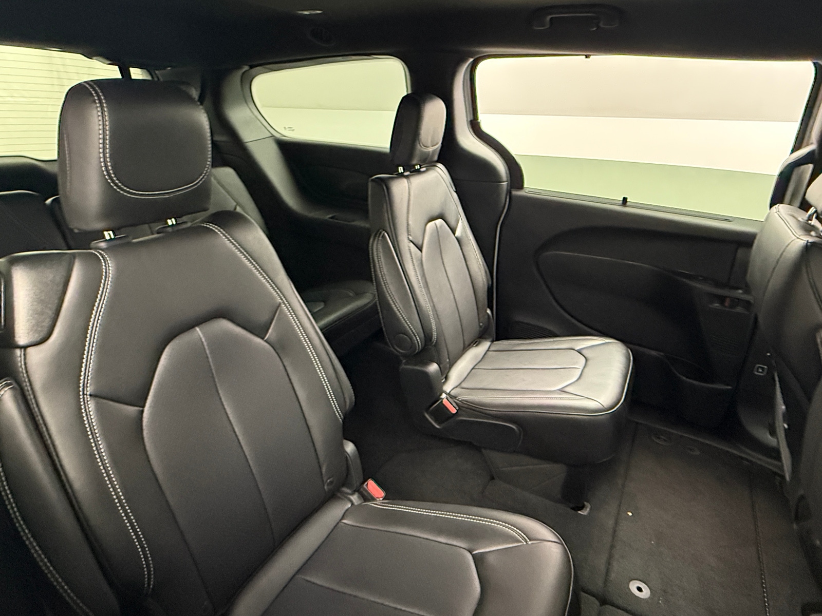 Thumbnail: 2025 Chrysler Pacifica - 5