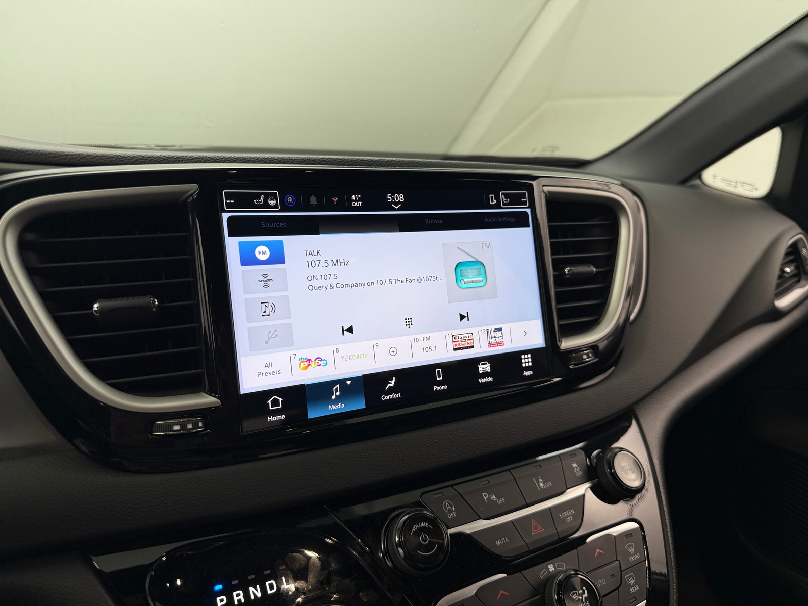 Thumbnail: 2025 Chrysler Pacifica - 3