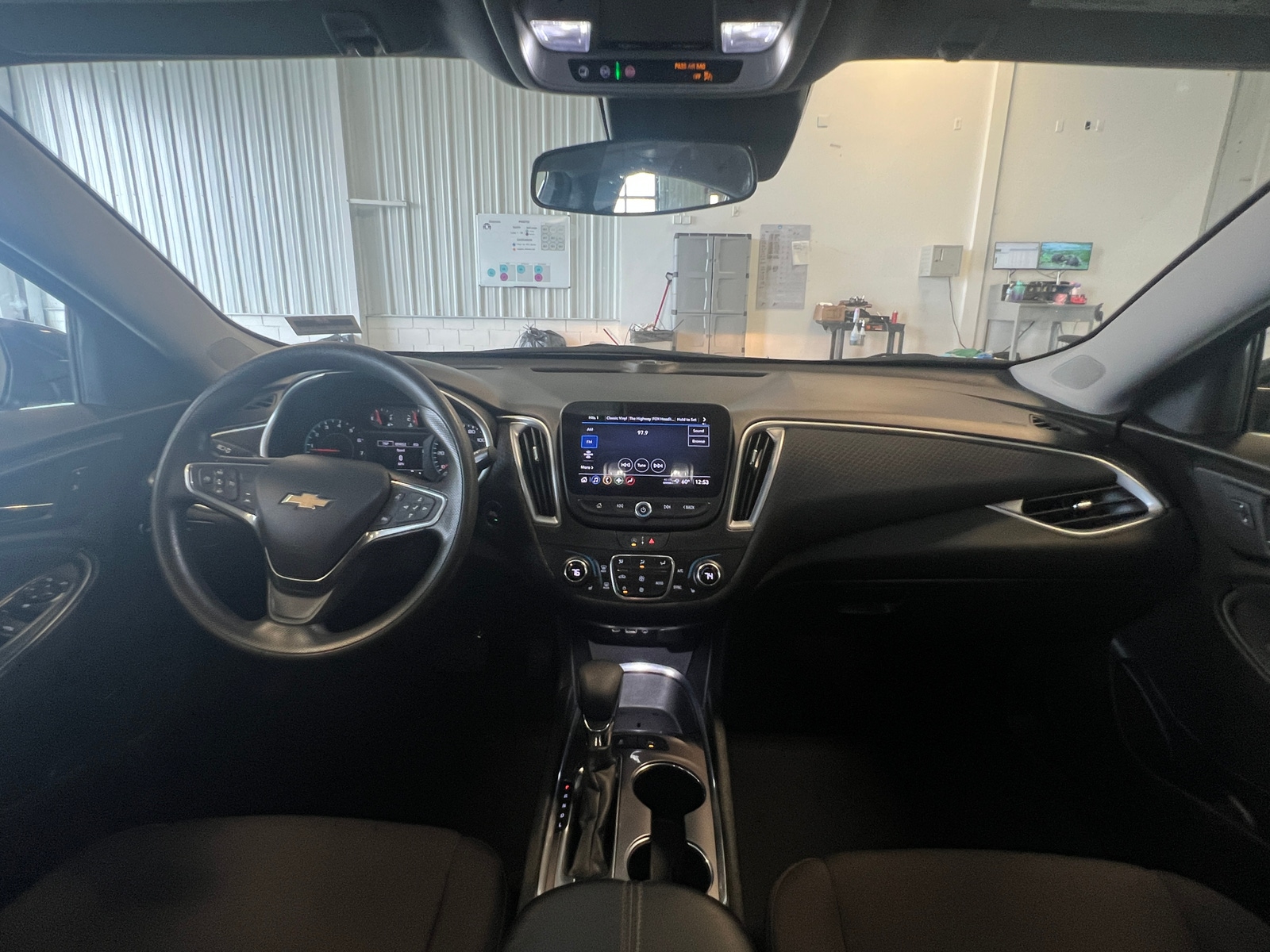 Thumbnail: 2023 Chevrolet Malibu - 3