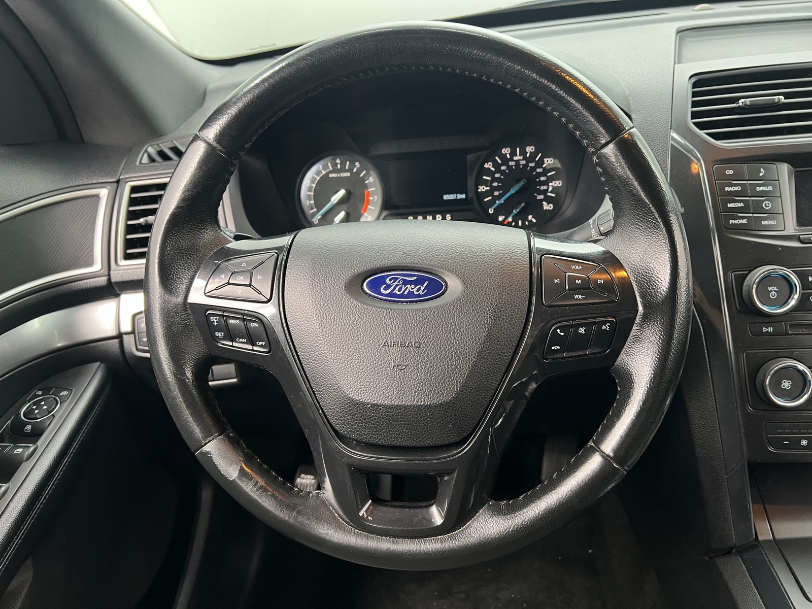 Thumbnail: 2017 Ford Explorer - 5
