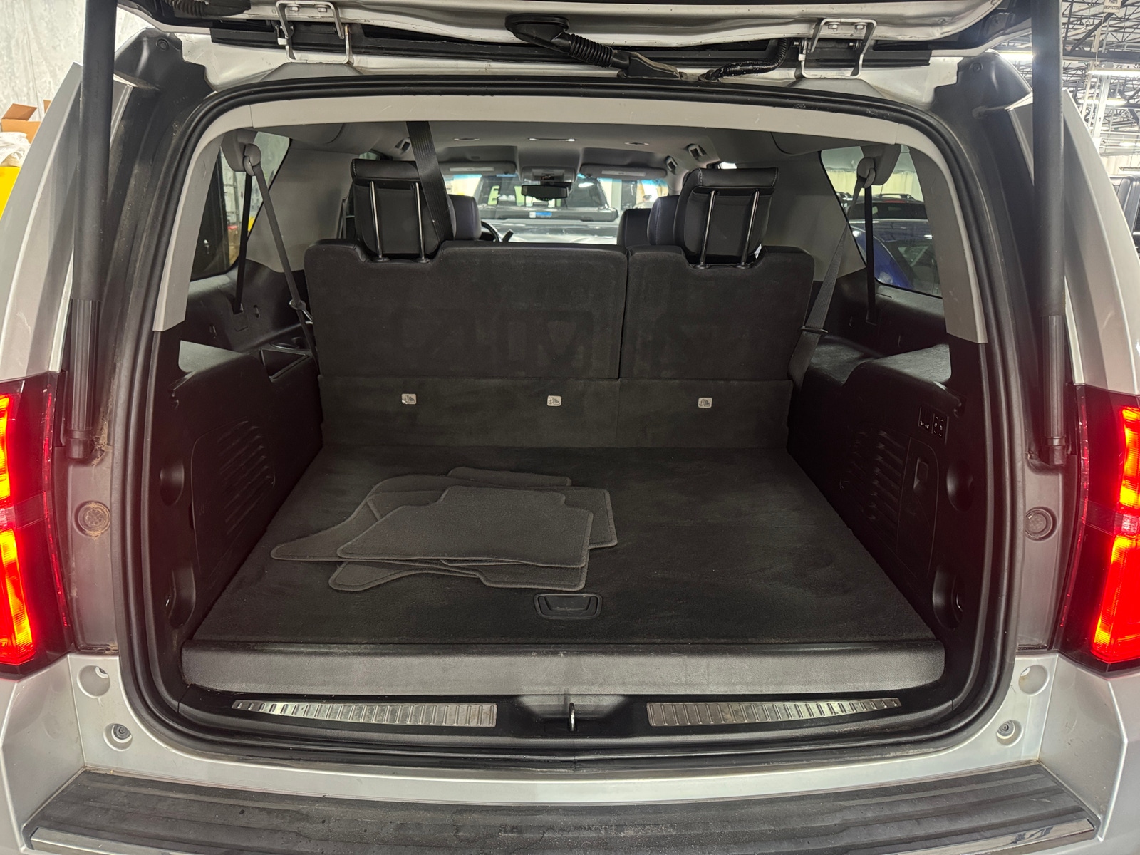 Thumbnail: 2020 Chevrolet Suburban - 6