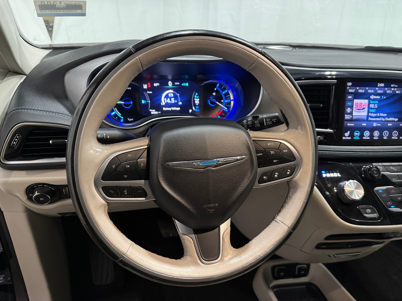 Thumbnail: 2019 Chrysler Pacifica - 4