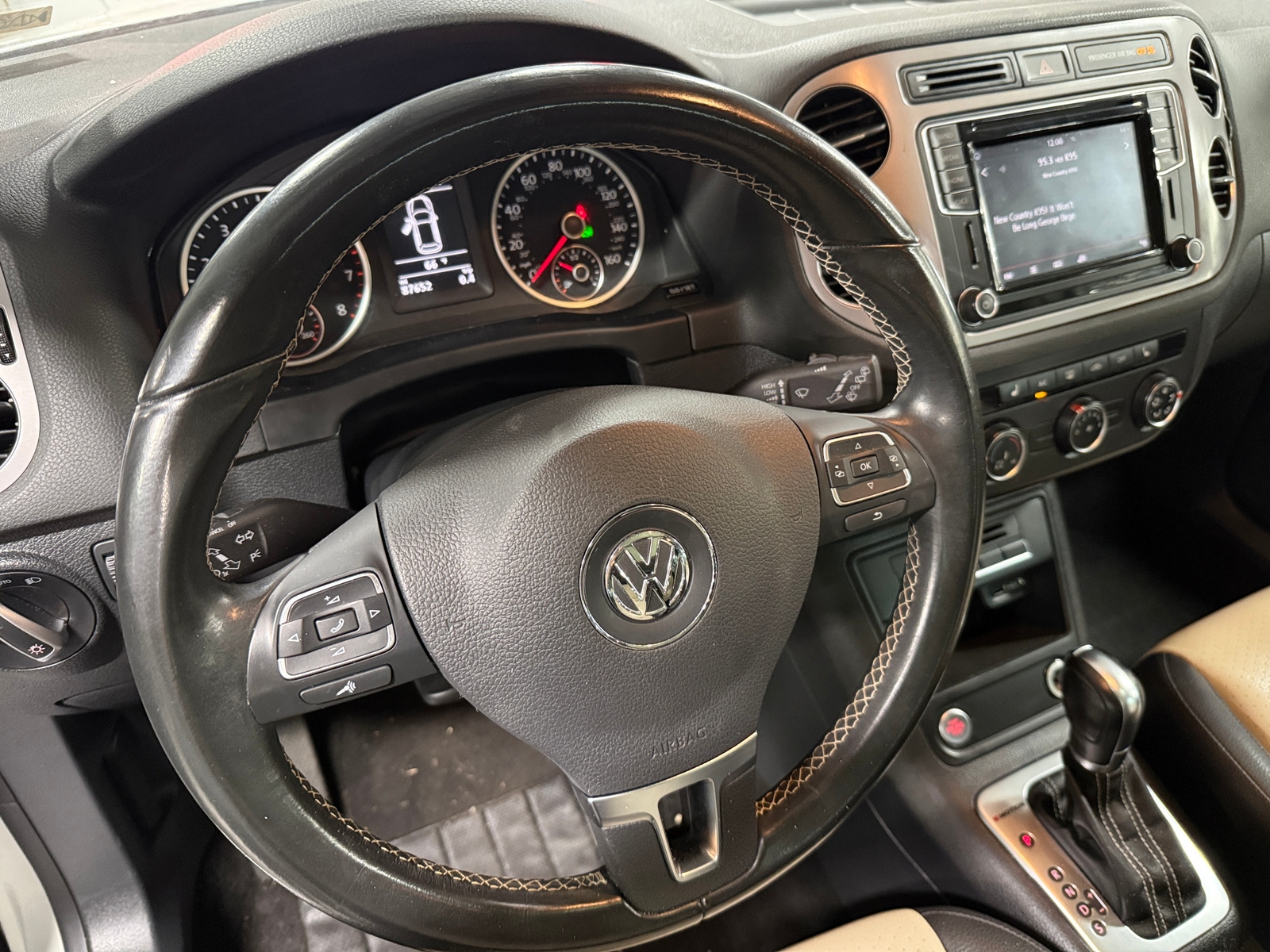 Thumbnail: 2016 Volkswagen Tiguan - 5