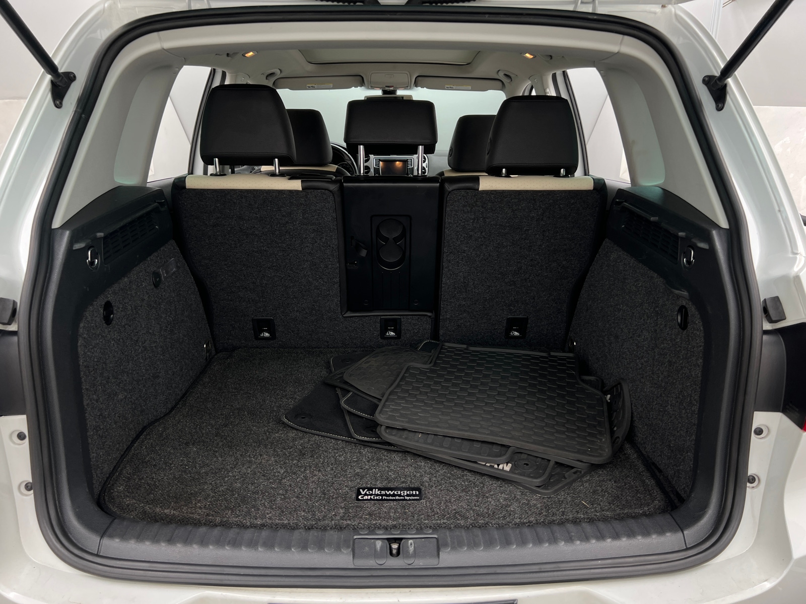 Thumbnail: 2016 Volkswagen Tiguan - 7
