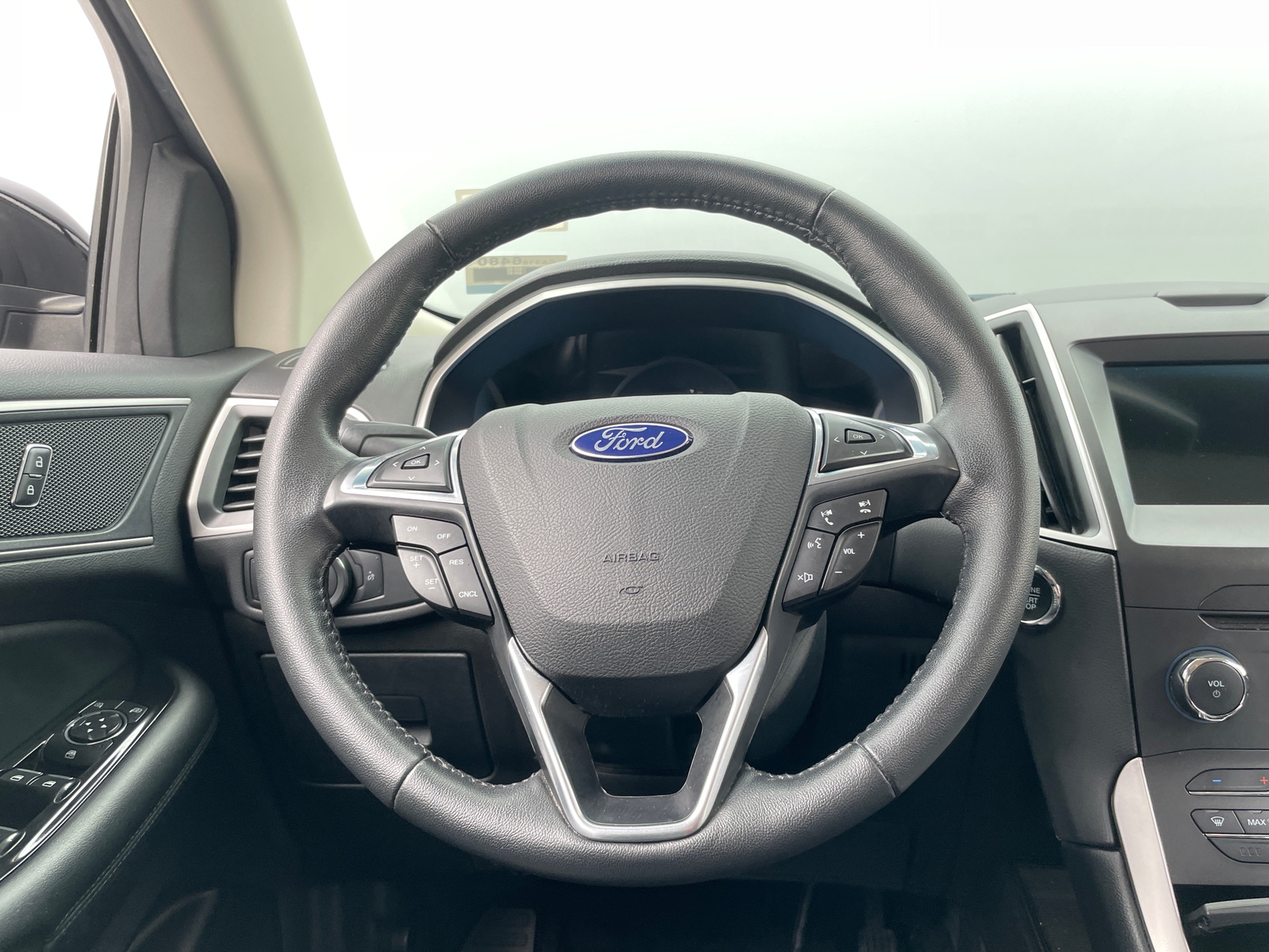 Thumbnail: 2017 Ford Edge - 4