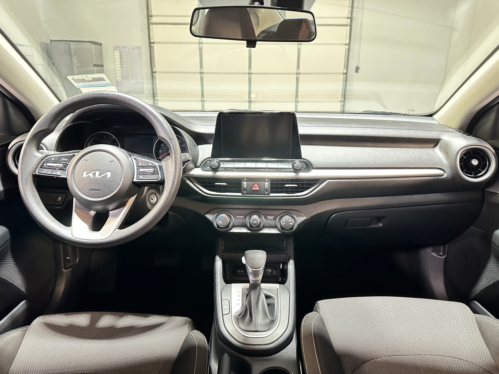 Thumbnail: 2024 Kia Forte - 3