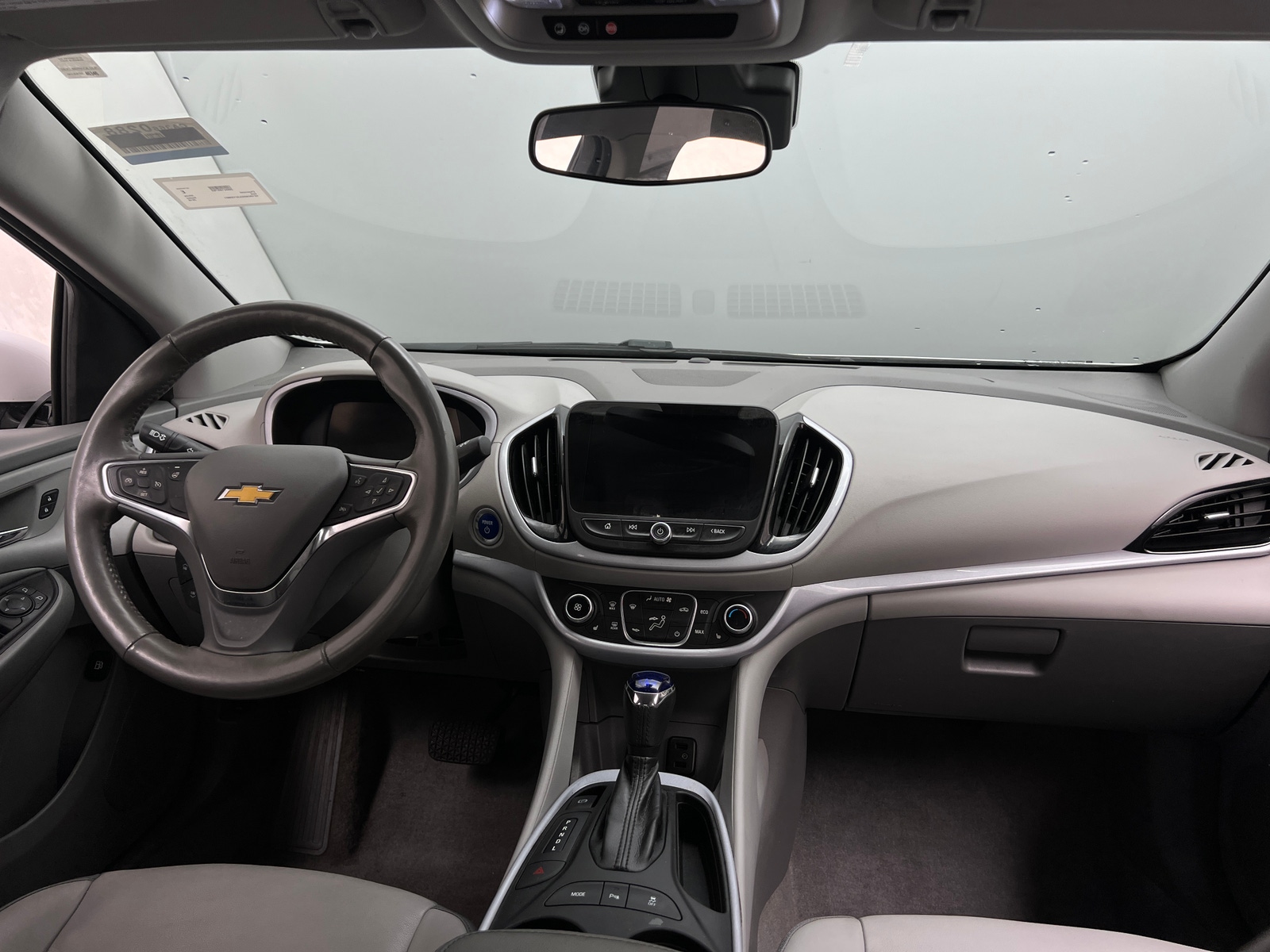 Thumbnail: 2018 Chevrolet Volt - 3