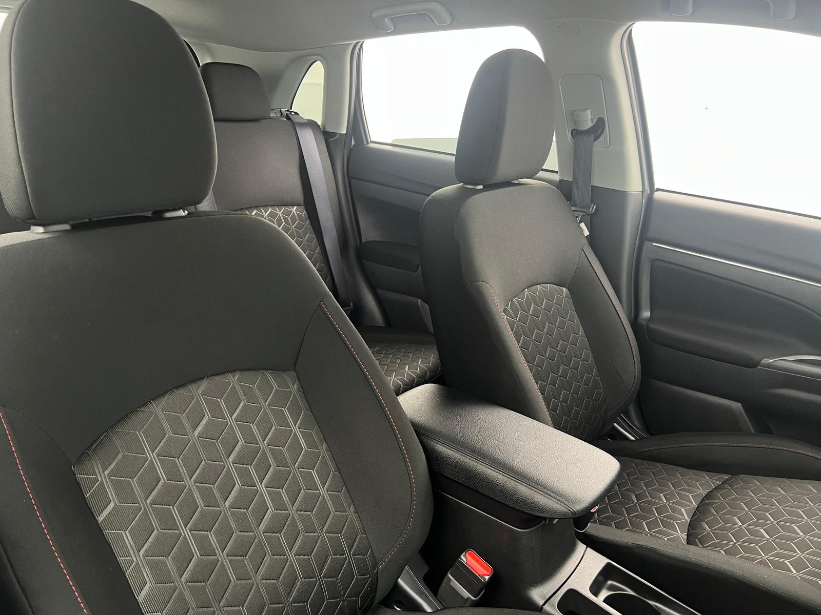 Thumbnail: 2024 Mitsubishi Outlander Sport - 2