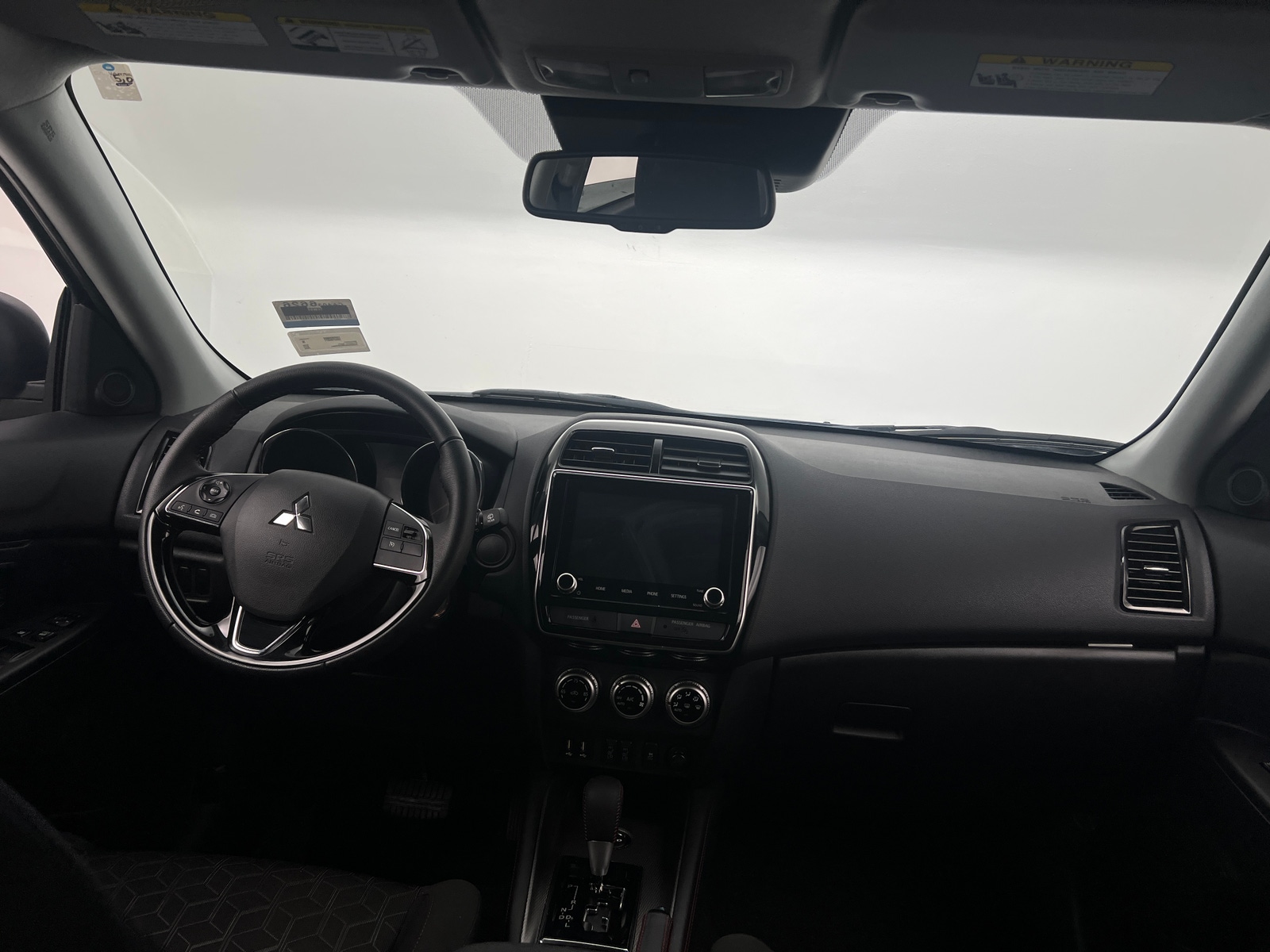 Thumbnail: 2024 Mitsubishi Outlander Sport - 3