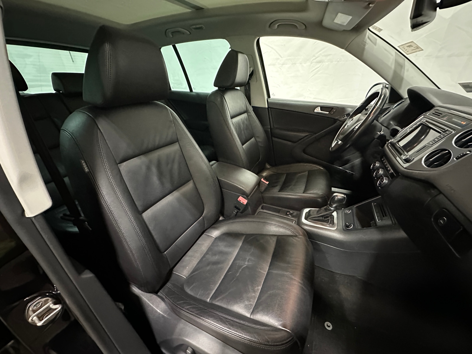 Thumbnail: 2016 Volkswagen Tiguan - 2