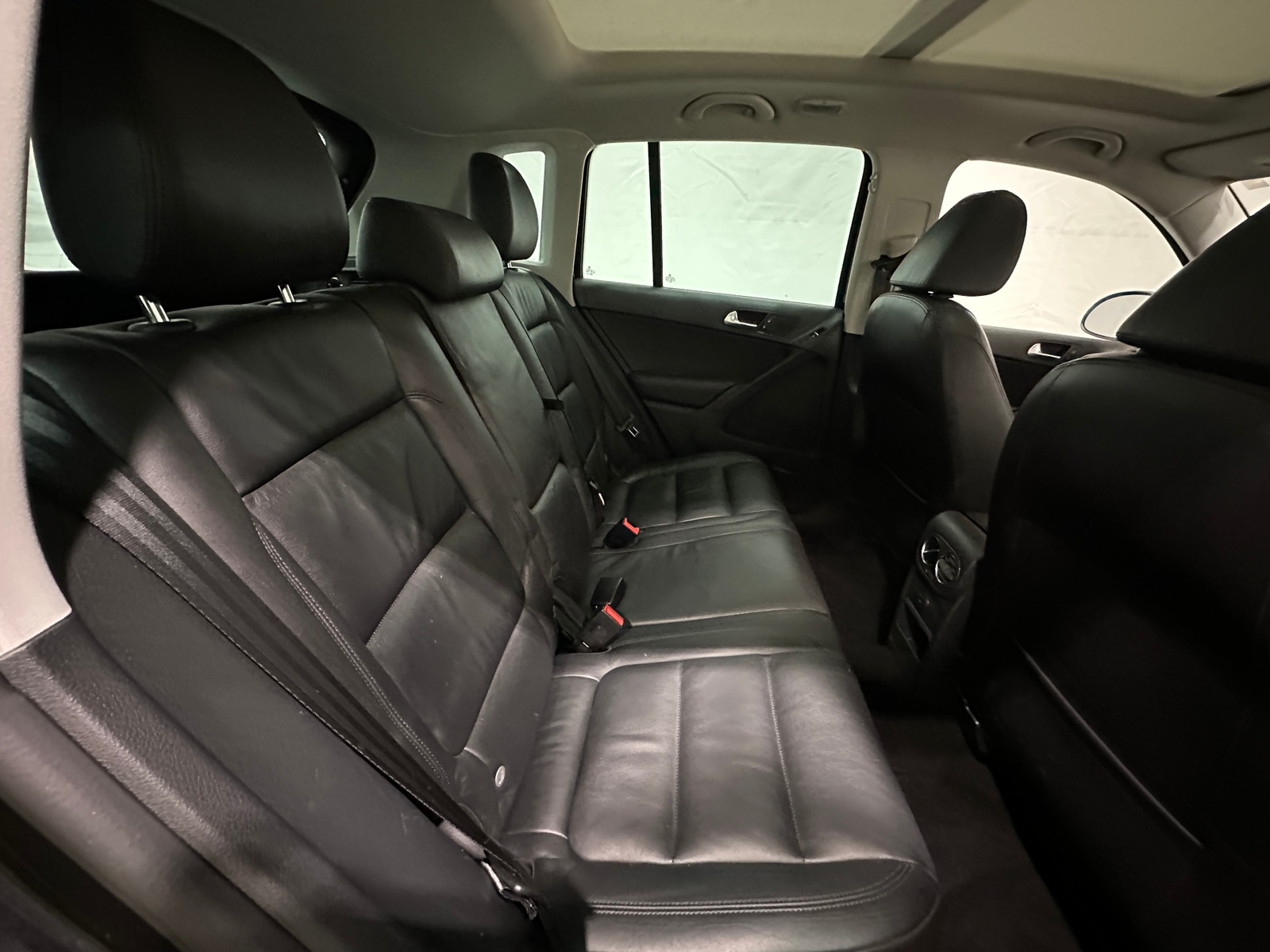 Thumbnail: 2016 Volkswagen Tiguan - 6