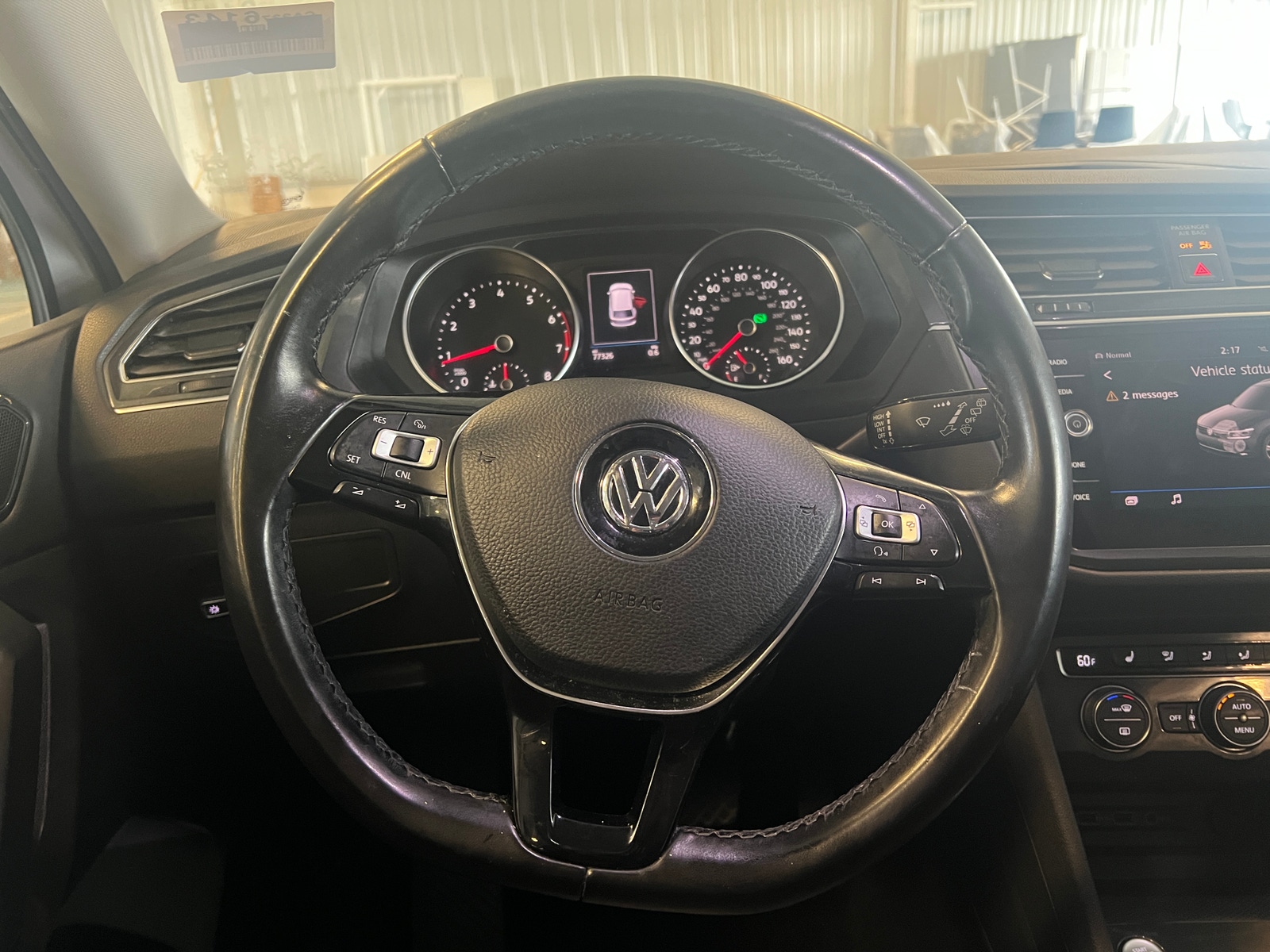 Thumbnail: 2018 Volkswagen Tiguan - 4