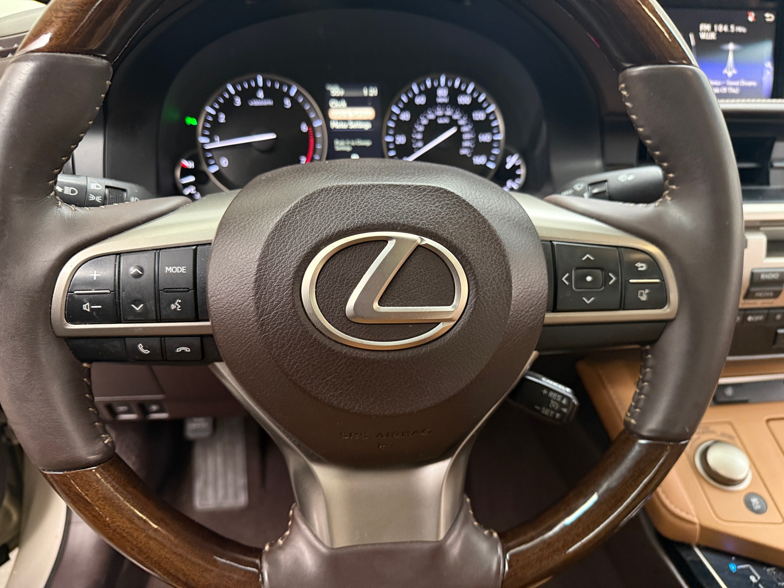 Thumbnail: 2016 Lexus ES - 4