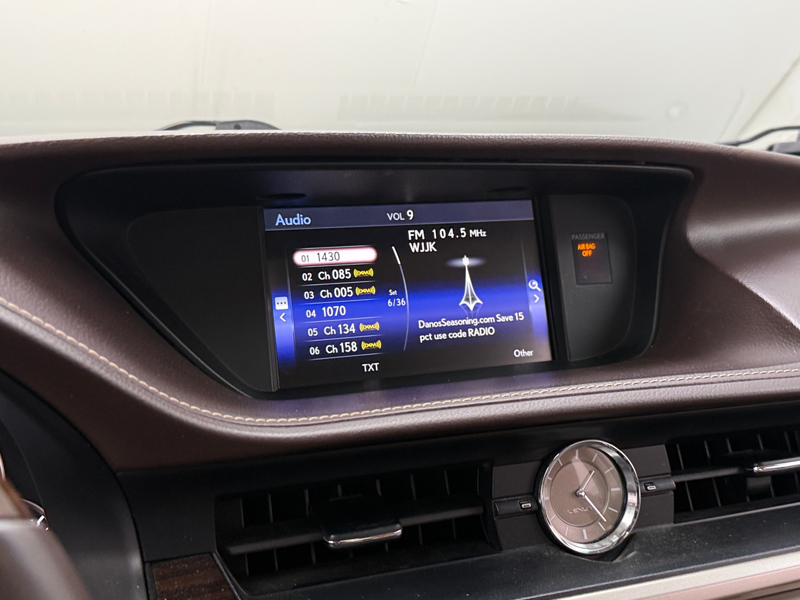 Thumbnail: 2016 Lexus ES - 3